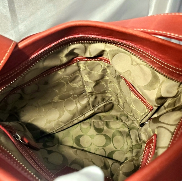 AUTHENTICATED Coach Handbag Vintage EUC with COA - Picture 6 of 13